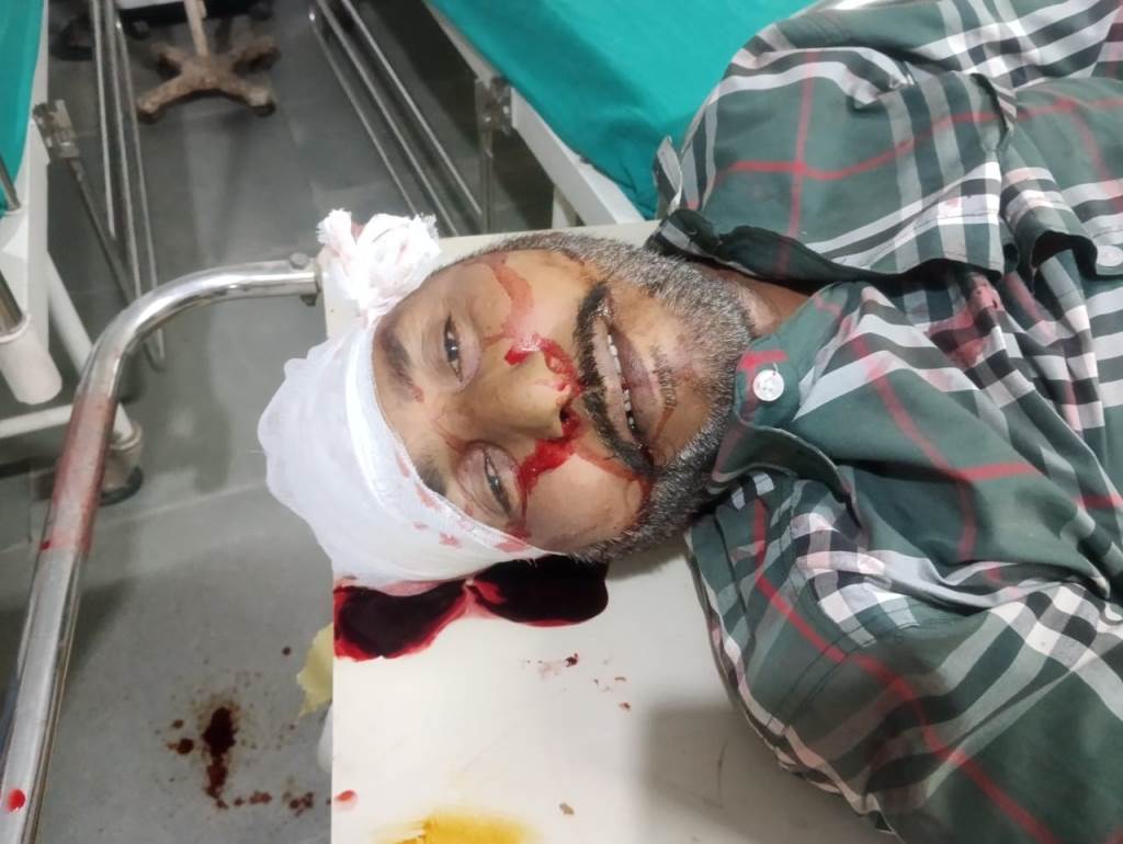 1 person died and 1 youth seriously injured in road accident Chardi Kala Society took the injured to the hospital